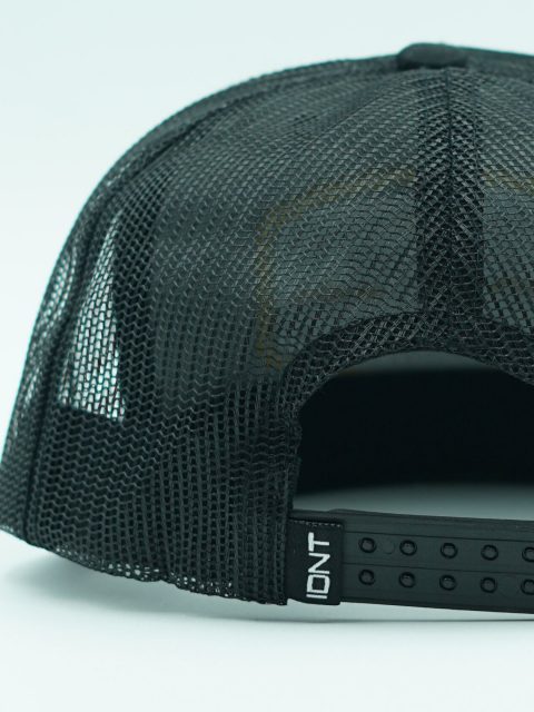 IDNT® Muna Cap mesh black – trucker cap breathable streetwear Barcelona