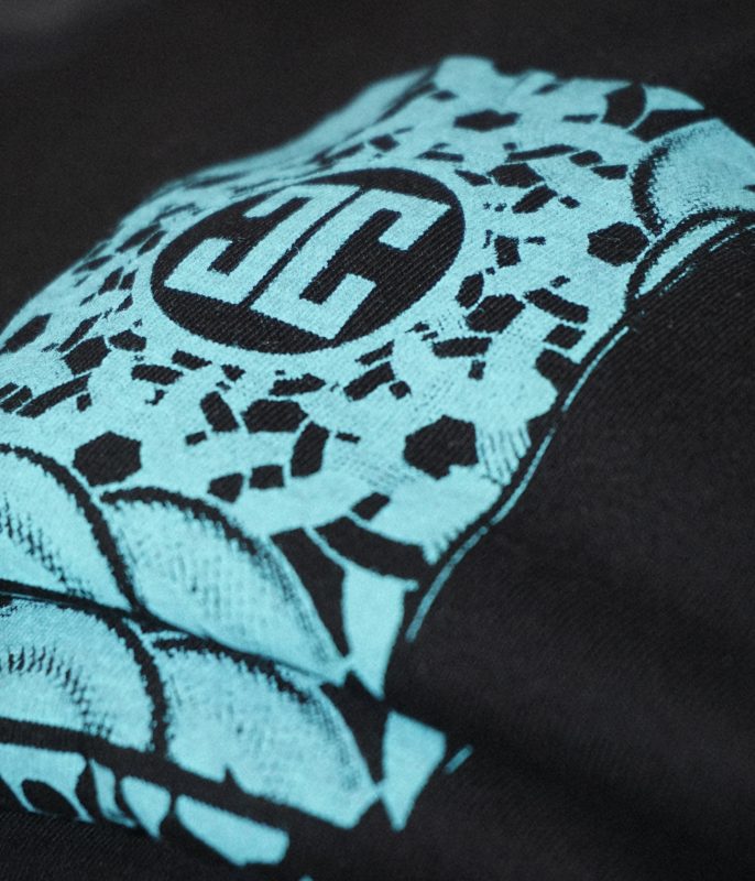Snake t-shirt black organic cotton IDNT print detail