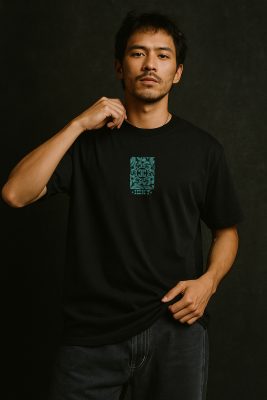 Snake t-shirt black organic cotton IDNT model front
