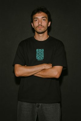 Snake t-shirt black organic cotton IDNT model front 3