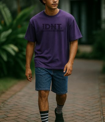 Wall t-shirt purple organic cotton IDNT model beach